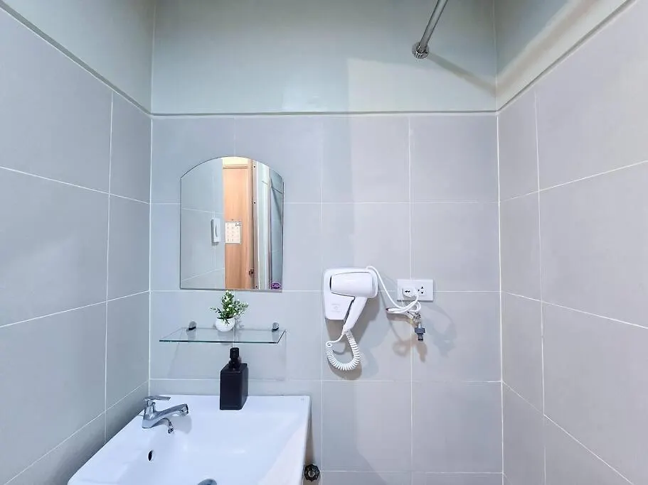 Apartment 1Br Unit Condotel W Balcony Fame Residences -Fm39 Manila