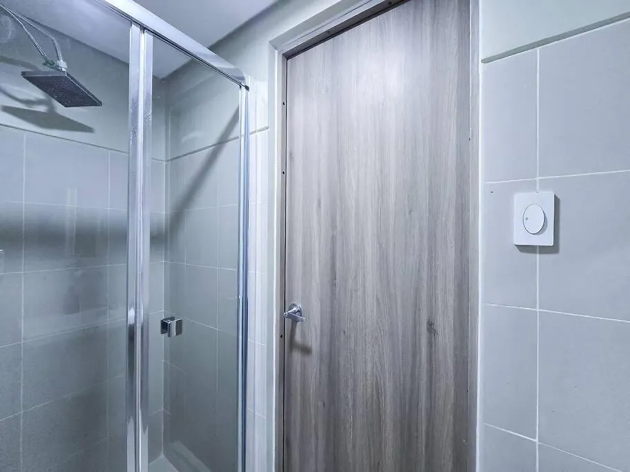 Apartment 1Br Unit Condotel W Balcony Fame Residences -Fm39 Manila Philippines